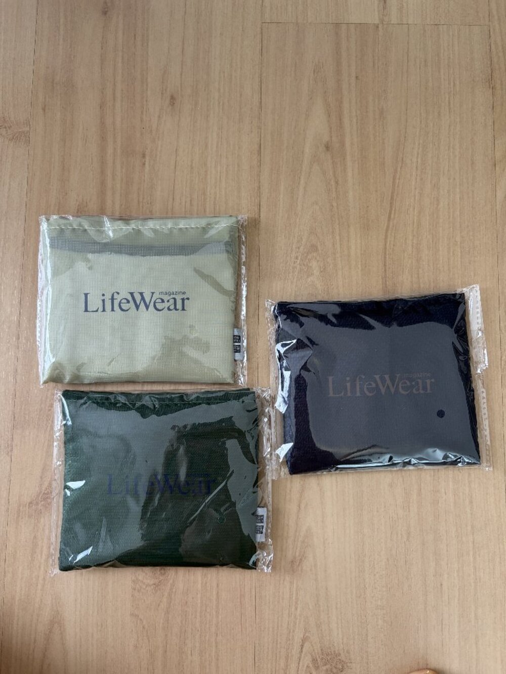 3 Lifewear x Uniqlo Reusable Shopping Bags